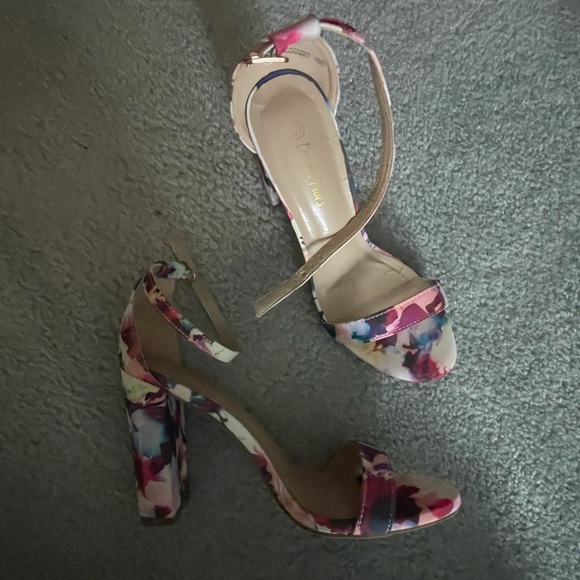 Floral Heels - Picture 1 of 1